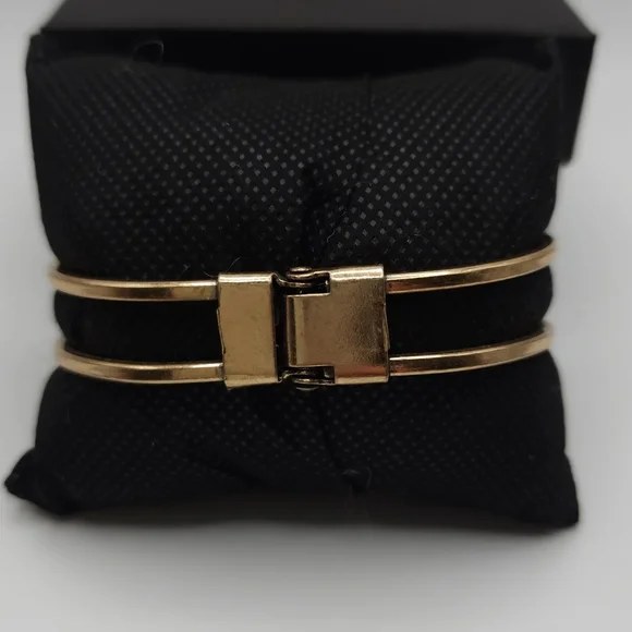 Colorful Statement Bangle - Picture 6 of 6